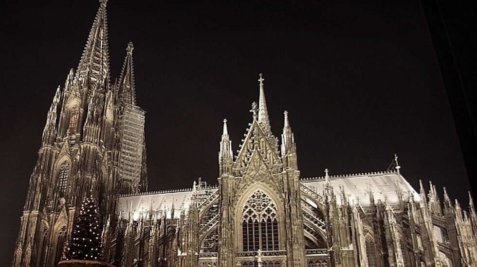 Kölner Dom an Weihnachten (DR)