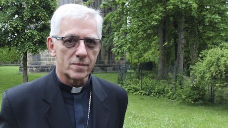 (Archivbild) Wiktor Skworc, Erzbischof von Kattowitz, im Mai 2015 / © Markus Kremser (KNA)