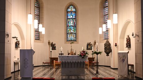 Der Altarraum von St. Anna in Belmicke / © Beatrice Tomasetti (DR)