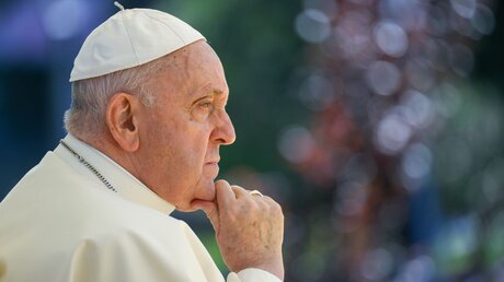 Papst Franziskus nachdenklich / © Vatican Media/Romano Siciliani (KNA)