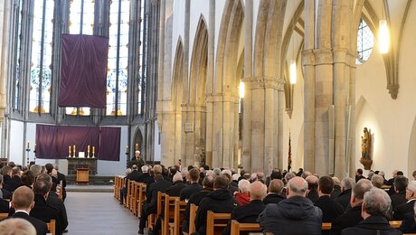Andacht während des Oasentages im Erzbistum Köln in der Minoritenkirche in Köln / © Beatrice Tomasetti (DR)