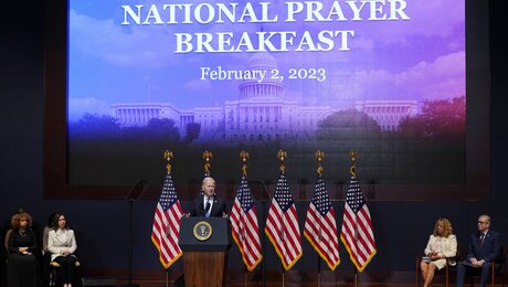 Joe Biden spricht während des Nationalen Gebetsfrühstücks auf dem Capitol Hill