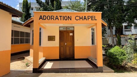 Die Anbetungskapelle der Kirchengemeinde St. Mary in Changamwe: Für Weihbischof Schwaderlapp ein Grund, sich nicht fremd zu fühlen (privat)