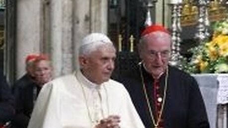 Zwei Kirchenmänner, eine Meinung: Papst Benedikt XVI. und Kardinal Meisner / © Boecker