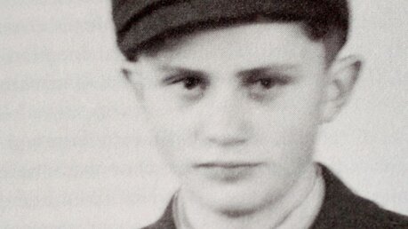 Joseph Ratzinger als sechzehnjähriger Luftwaffenhelfer (KNA)