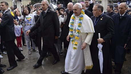 Papst Franziskus besucht die Favela Varginha  (dpa)