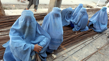 Formen der Verschleierung - Burka / © Jalil Rezayee (dpa)