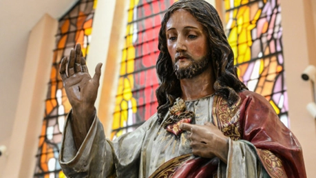 Jesus-Statue in der Herz-Jesu-Kathedrale in Skopje / © Harald Oppitz (KNA)