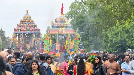 Prozession zum Jahresfest des Sri-Kamadchi-Ampal-Tempels der Hinduistischen Gemeinde Deutschlands im Juni 2018 in Hamm (Archivbild) / © Harald Oppitz (KNA)