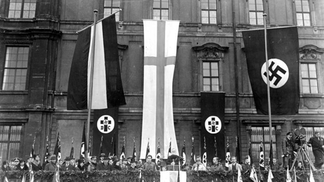 Deutsche Christen: Feier zum Luthertag vor dem Berliner Schloss 1933 (Bundesarchiv)