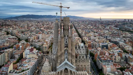 Basilika Sagrada Familia in Barcelona im September 2022 / © Allen.G (shutterstock)