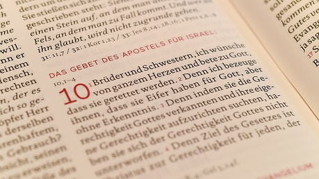 Überarbeitete Einheitsübersetzung der Bibel / © Harald Oppitz (KNA)