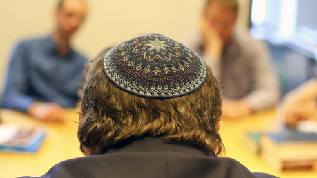Rabbiner Walter Homolka bei einer Lehrveranstaltung des Abraham-Geiger-Kollegs / © Markus Nowak (KNA)