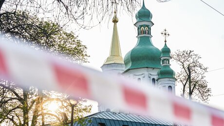 Absperrband vor dem Kiewer Höhlenkloster Petscherska Lawra, Hauptsitz der ukrainisch-orthodoxen Kirche Moskauer Patriarchats im Jahr 2020 / © Sergey Korovayny (KNA)