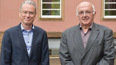Jürgen Brauer und Ingo Hromada, Ermittler im Missbrauchsfall Dillinger, am 11. Mai 2023 in Trier. / © Anna Fries (KNA)