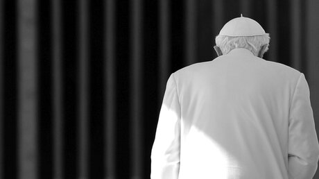 Trauer um den emeritierten Papst Benedikt XVI. (KNA)