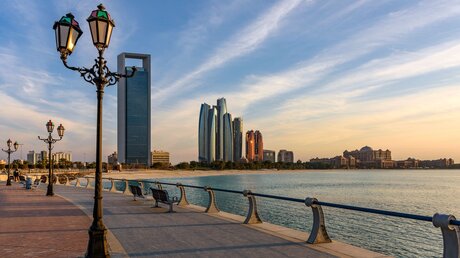 Blick auf Abu Dhabi / © M Salem (shutterstock)