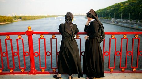 Symbolbild: Religionsvertreterinnen unterstützen Dokument zur Brüderlichkeit / © N.N. (shutterstock)
