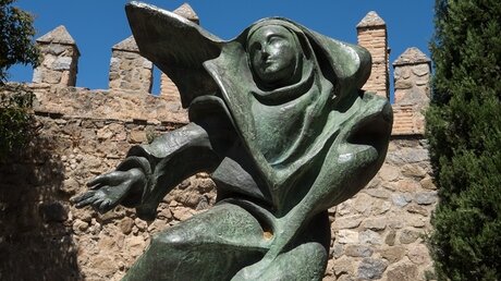 Statue der Hl. Teresa in Toledo / © Ovidio Aldegunde
