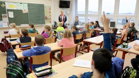 Unterricht in einer Grundschule / © Bernd Wüstneck (dpa)