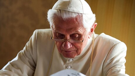 Papst em. Benedikt XVI.  / © Osservatore Romano (KNA)