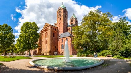 Blick auf den Kaiserdom in Speyer / © Sina Ettmer Photography (shutterstock)