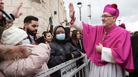 Erzbischof Pierbattista Pizzaballa wird ins Kardinalskollegium aufgenommen / © Andrea Krogmann (KNA)