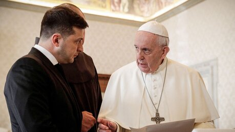 Wolodymyr Selenskyj und Papst Franziskus (Archiv) / © Gregorio Borgia/Reuters pool/CNS photo (KNA)