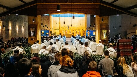 Dreimal am Tag beten Tausende Jugendliche zusammen in der Versöhnungskirche (Archiv) / © Jean-Matthieu Gautier (KNA)