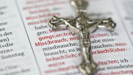 Die Evangelische Kirche in Deutschland veröffentlicht im Januar 2024 eine umfassende Studie zum Thema sexualisierte Gewalt / © Heike Lyding (epd)