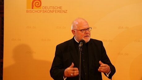 Kardinal Marx bei der Pressekonferenz / © Frank Gritschak (DR)