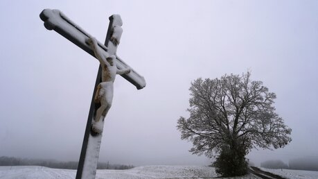 Pilgern im Winter: Eine besondere Erfahrung / © Karl-Josef Hildenbrand (dpa)