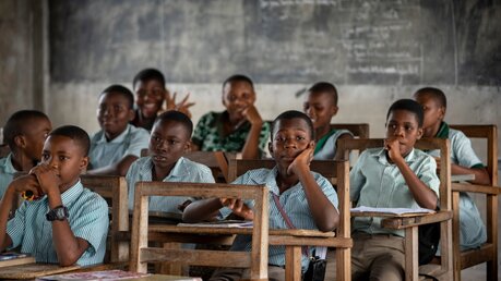Schüler in Ghana / © James Dalrymple (shutterstock)