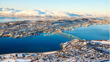 Stadt Tromso in Nordnorwegen  (shutterstock)