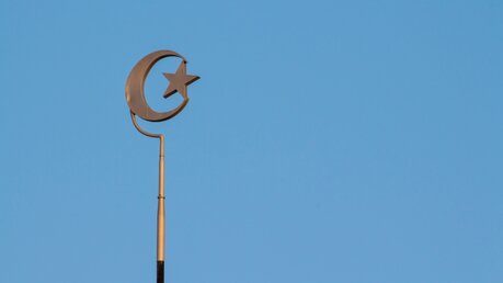 Stern und Halbmond stehen symbolisch für den Islam / © ka pong26 (shutterstock)