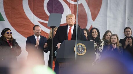US-Präsident Donald Trump spricht beim March for Life, dem Marsch für das Leben, am 24. Januar 2020 in Washington / © Tyler Orsburn/CNS photo (KNA)