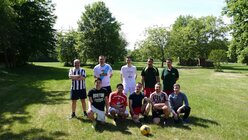 Die Fußballmannschaft mit Subregens Pawel Milerski / © Redemptoris Mater (DR)