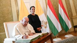 Papst Franziskus und Katalin Novak, Staatspräsidentin von Ungarn / © Vatican Media/Romano Siciliani (KNA)