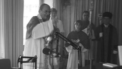 Kardinal Meisner weihte 2001 das domradio-Studio ein - und löste Feueralarm aus (DR)