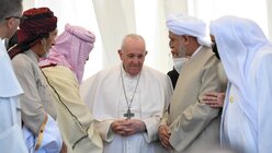 Papst Franziskus bei der Begegnung mit Vertretern unterschiedlicher Religionen / © Vatican Media (KNA)