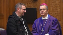 Erzbischof Heße und Nuntius Eterovic / © Oppitz (KNA)